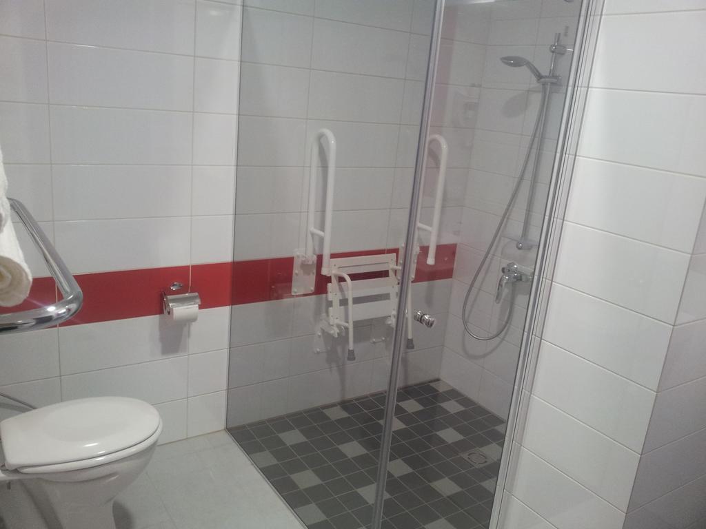 Algiro Hotel Kaunas Phòng bức ảnh