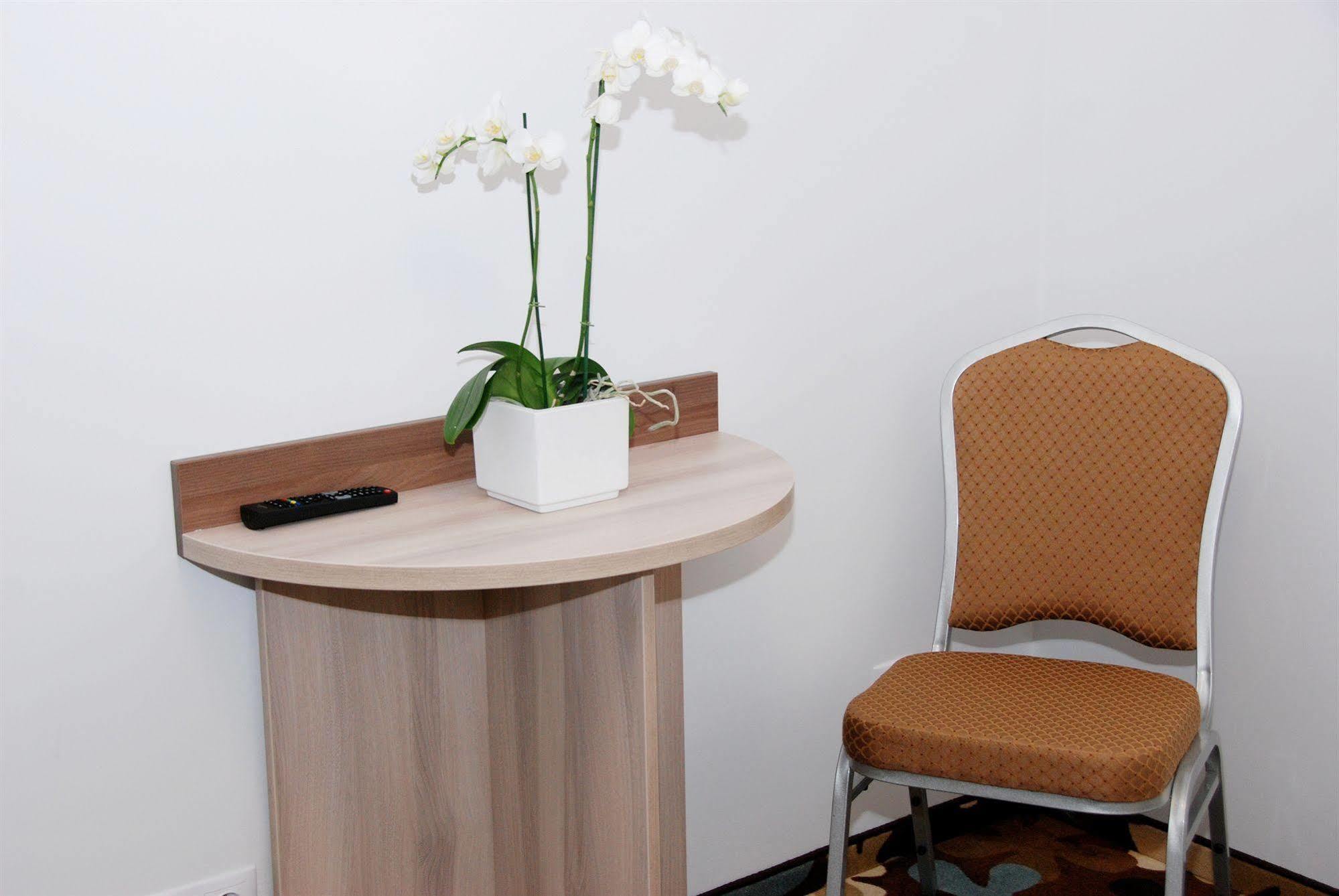 Algiro Hotel Kaunas Ngoại thất bức ảnh