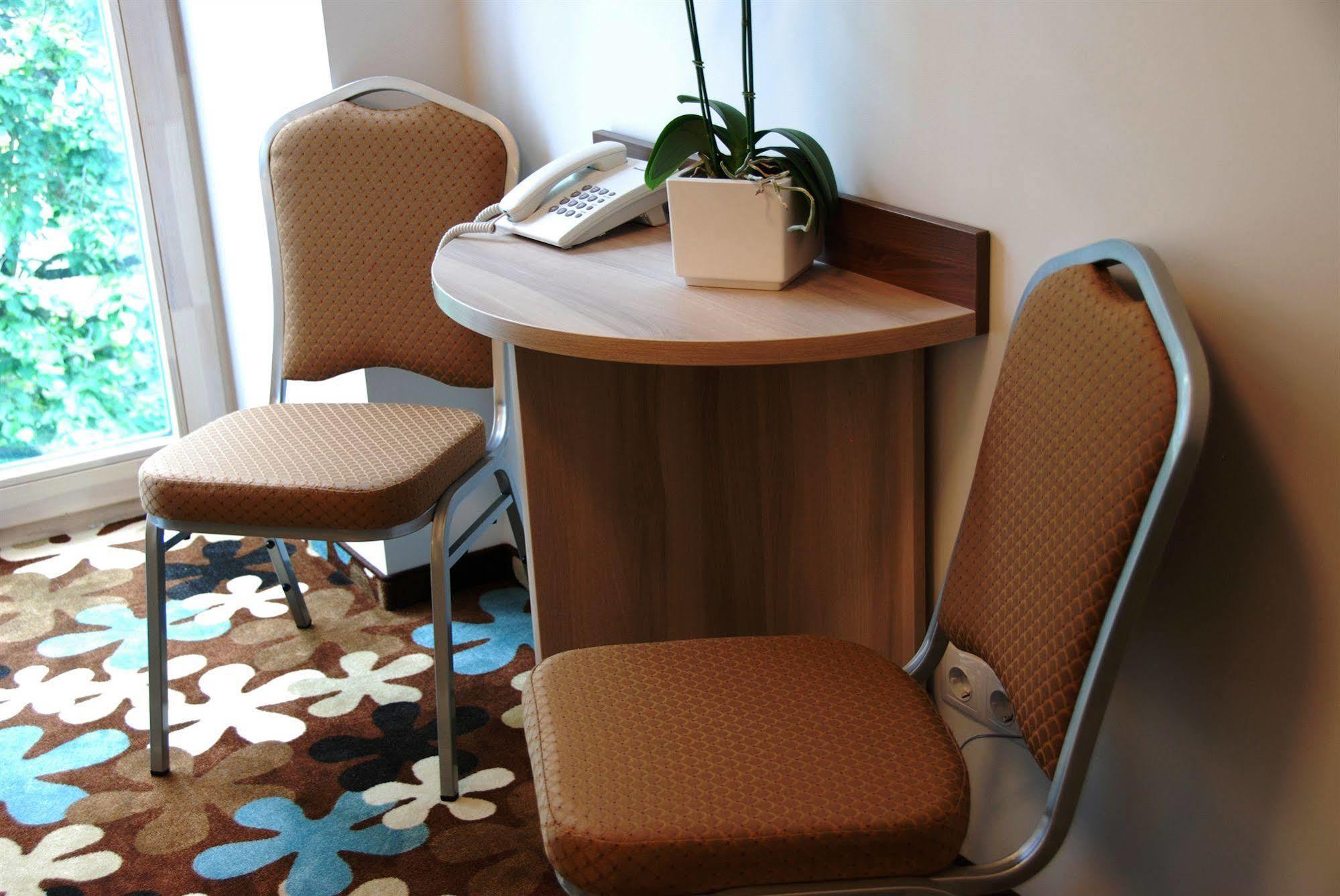 Algiro Hotel Kaunas Ngoại thất bức ảnh
