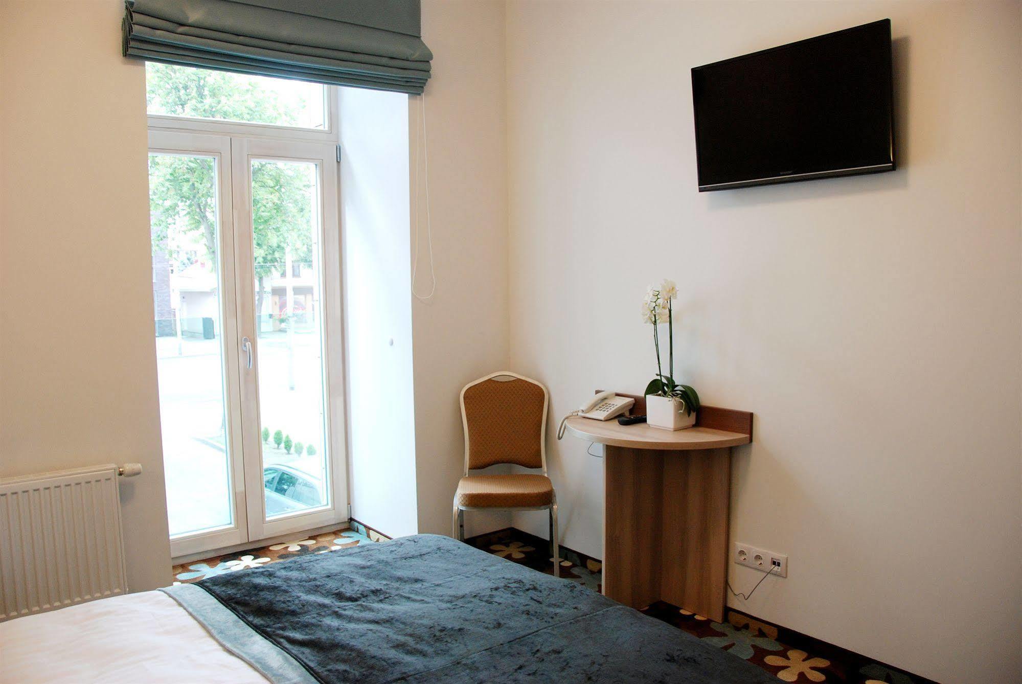 Algiro Hotel Kaunas Ngoại thất bức ảnh