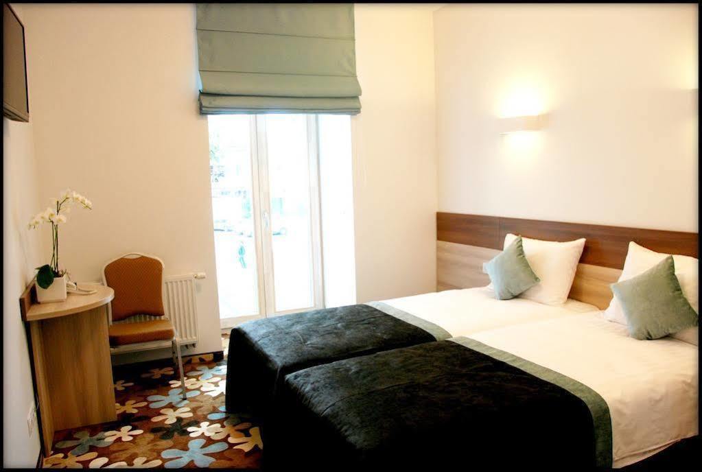 Algiro Hotel Kaunas Ngoại thất bức ảnh